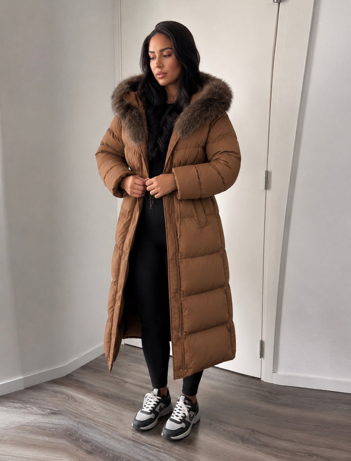 Amoris Winter Glow – Gefütterte Fellkragen-Jacke